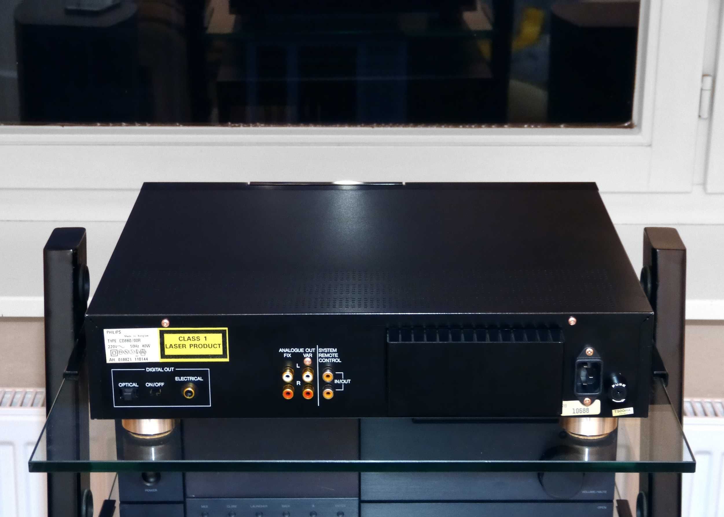 Продается CD проигрыватель Philips CD 880