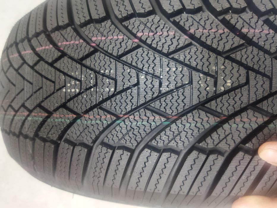 Ilink snowgripeer 215/55/17