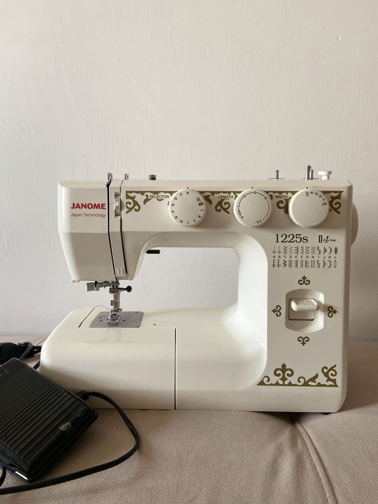Швейная машинка Janome 12225 S