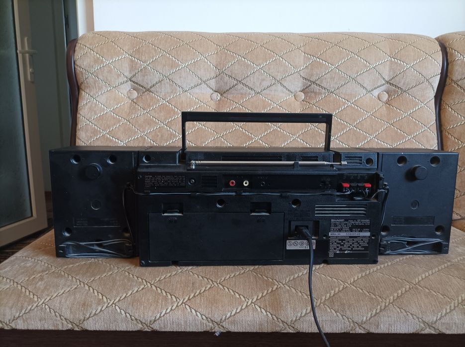 Vând radio casetofon sharp Qt 95