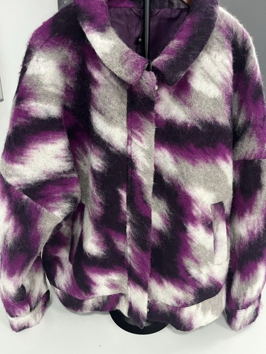 Jacheta Comma noua cu etichete