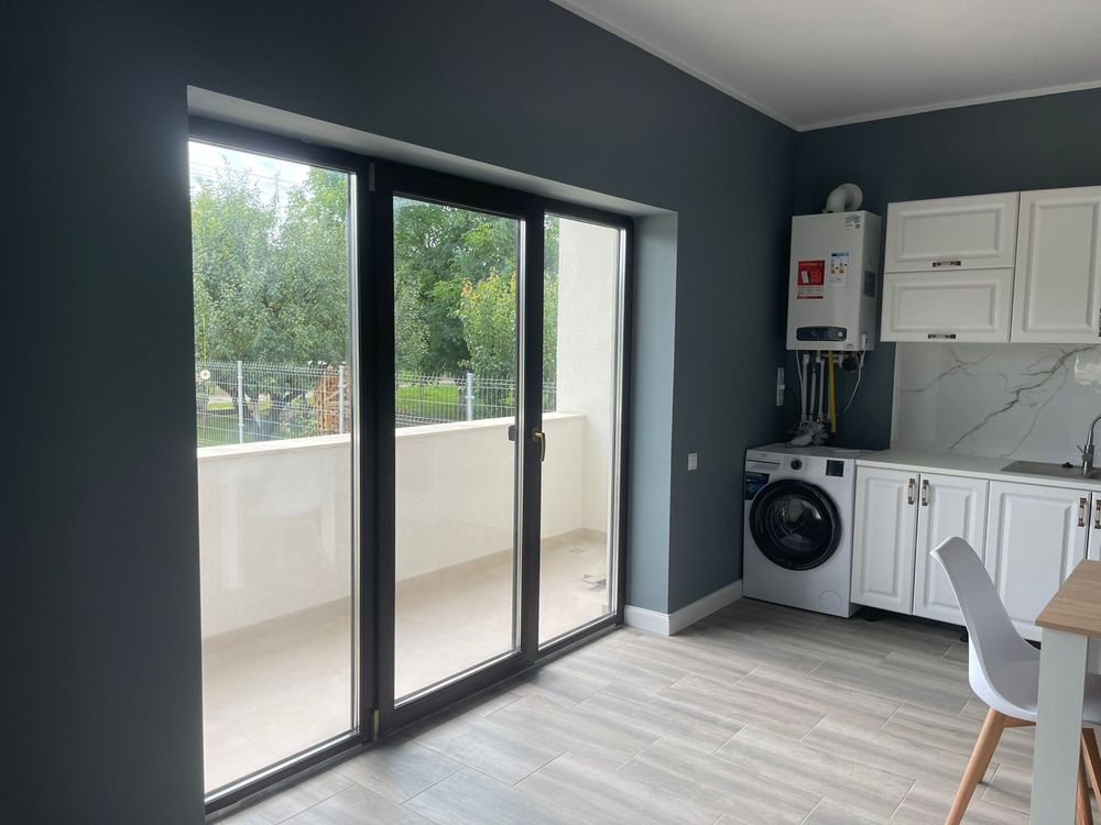 Închiriez pe termen lung apartament nou, la casă, 100 mp