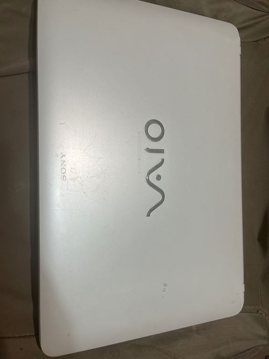 Продаю ноут бук вайкью. С памятью 520