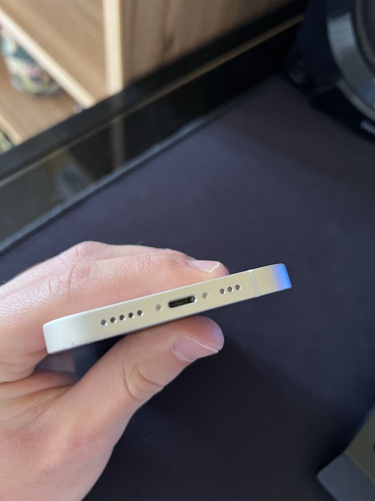 Iphone 13 123gb Бял
