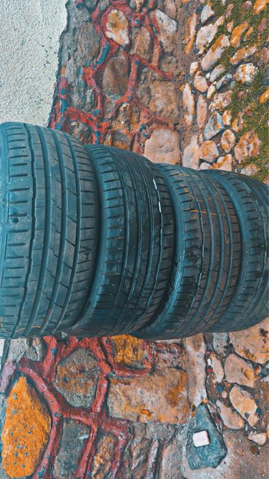 Vând cauciucur de Vară Hankook 225/40R18 92Y