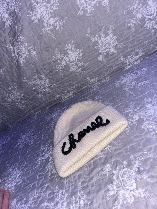 Fesuri/Beanies pentru femei