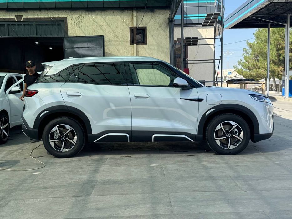 BYD YUAN UP 401 KM. Yurgani 26000 KM. 20400$