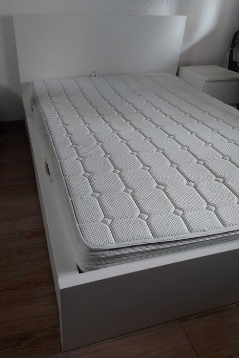 Pat alb MALM IKEA 140 x 200 cm - in stare foarte buna