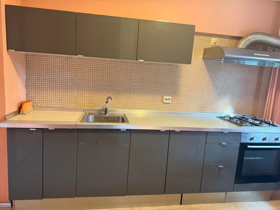 Mobila bucatarie (electrocasnice incluse)