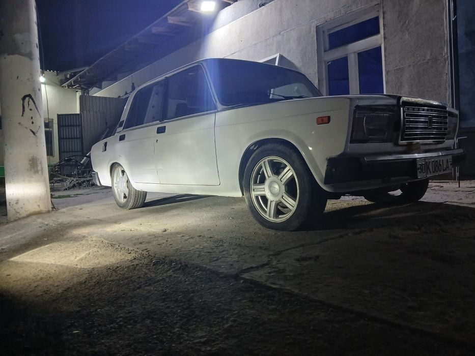 ваз 2107 сотилади