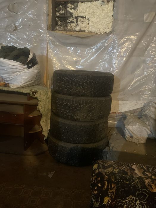 Продам резину состояние удовлетворительное 4 штуки