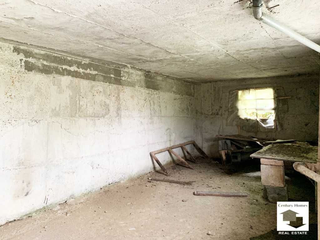 116234 Просторна тухлена къща с голям двор в с. Ново село