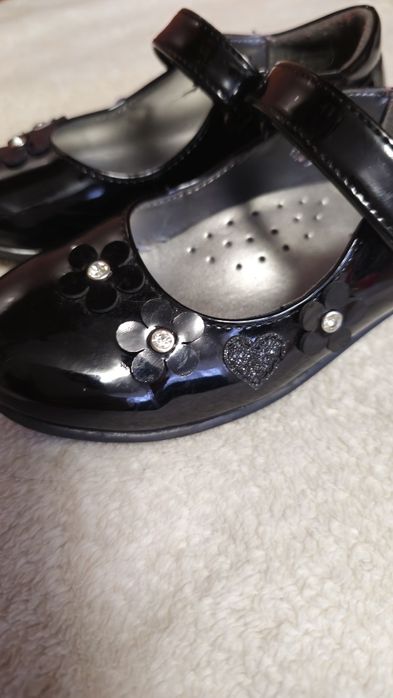 Pantofi de lac marimea 26 !