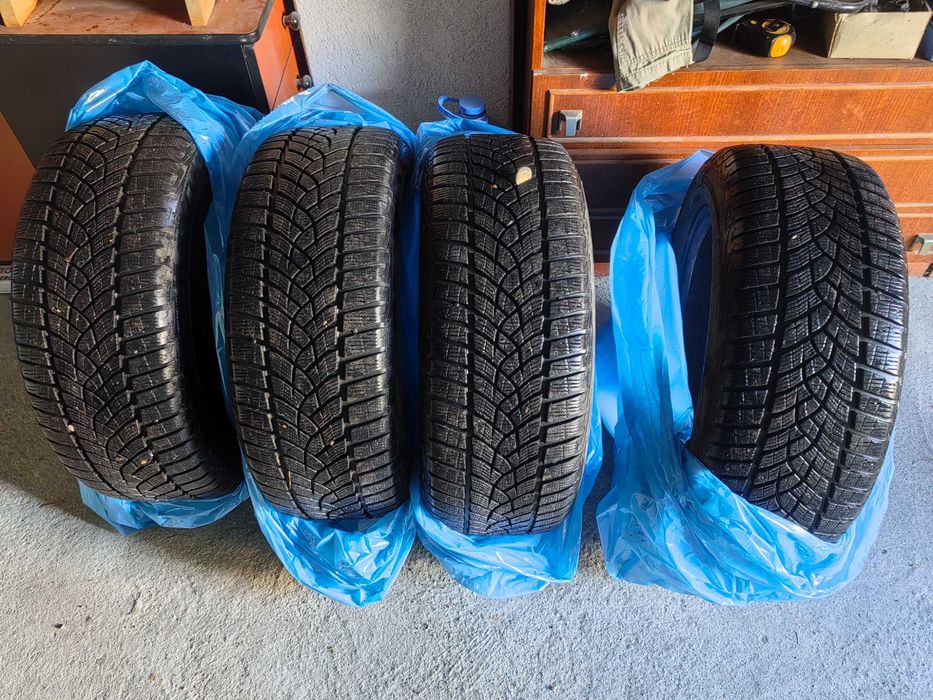 Зимни гуми GoodYear UltraGrip Performance gen-1 215/55R16 97H