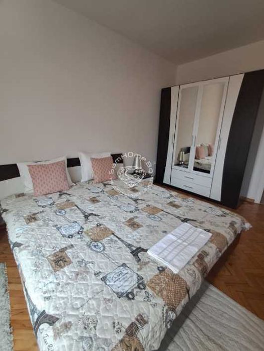 Дава се под наем Четиристаен апартамент в Варна, Център - 1000 кв.м за 1000 € - Снимка #3