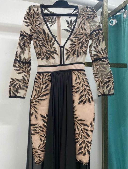 Rochie de seara lunga model deosebit
