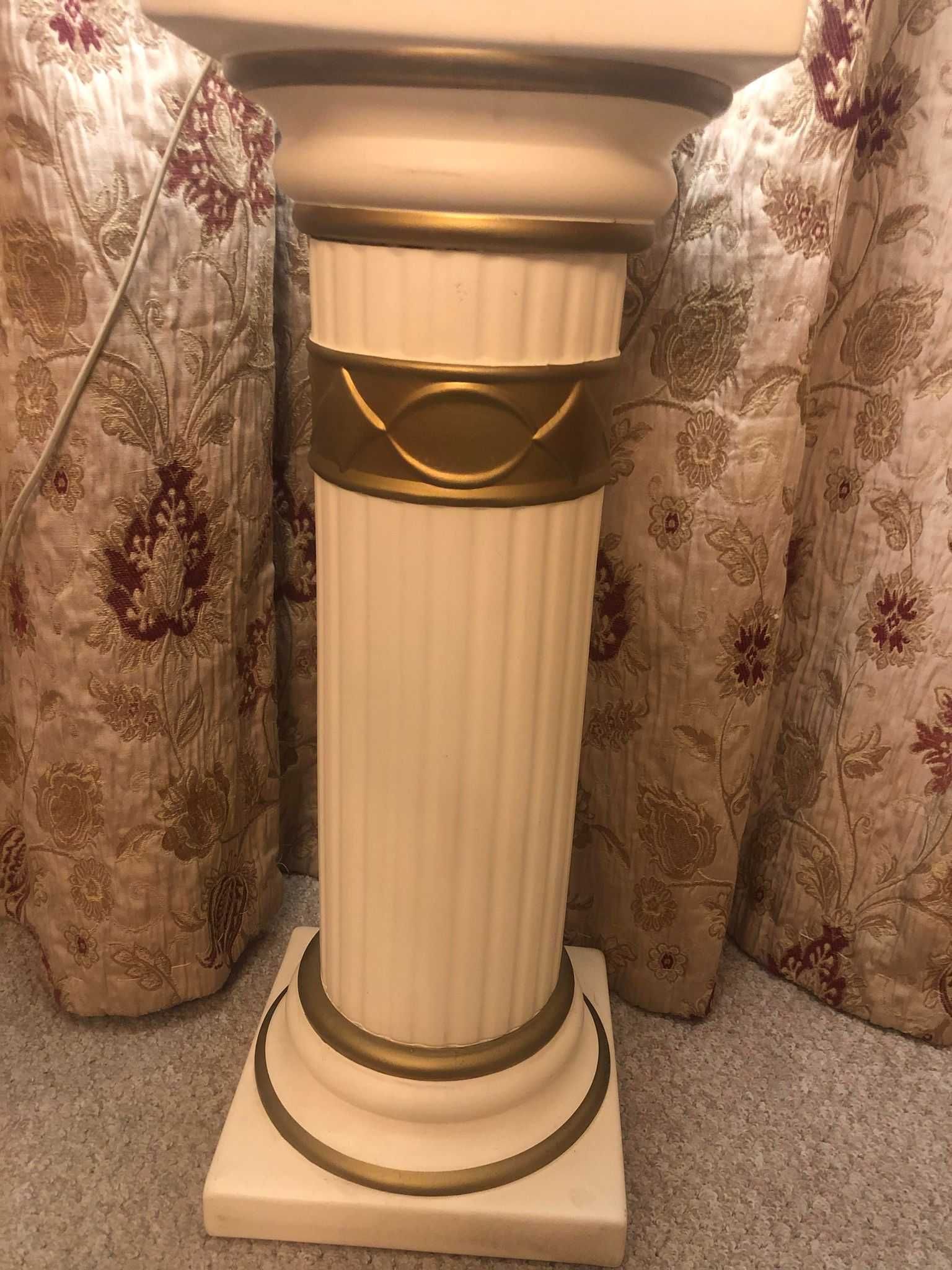 Настолна лампа с римска колона