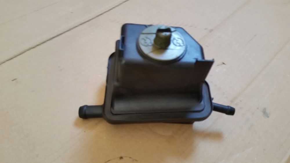 Гума врата дясна казанче задна греда  Голф 4 1.9 ТДИ