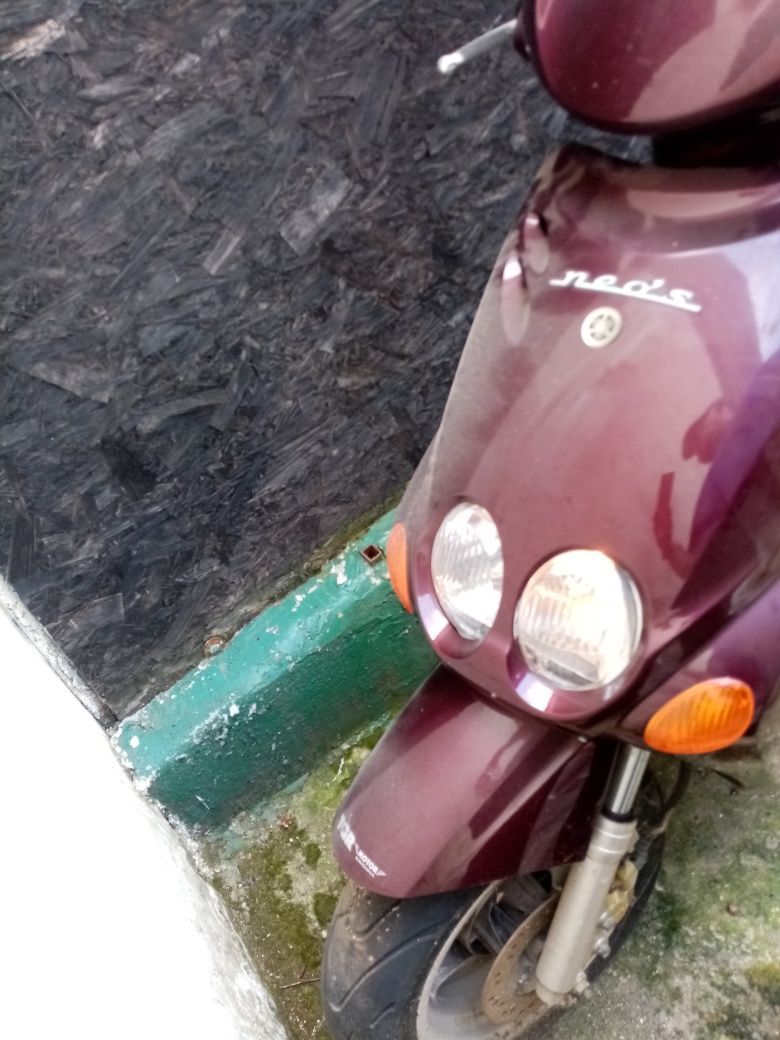 Vând scuter yamaha neos 100cm