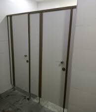 Монтаж HPL панелей — для перегородок, коридоров и дверей