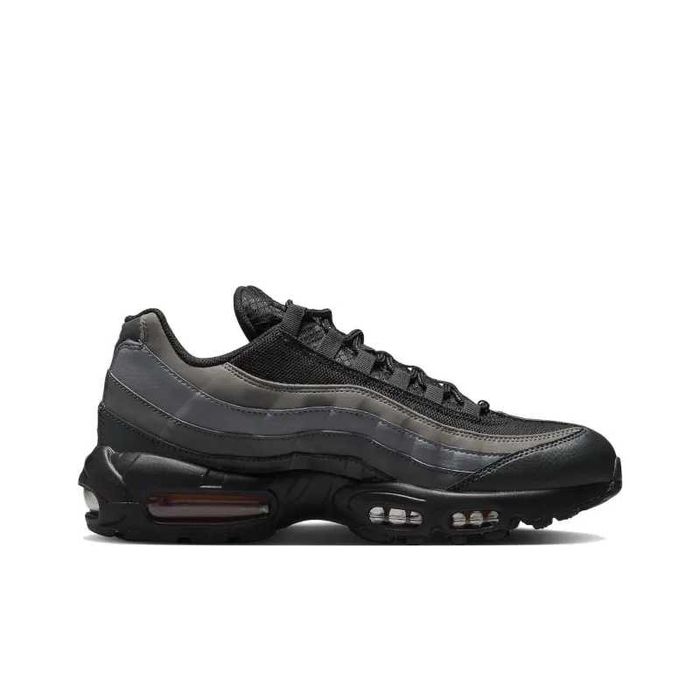 Nike Air Max 95 Black and Orange / Outlet