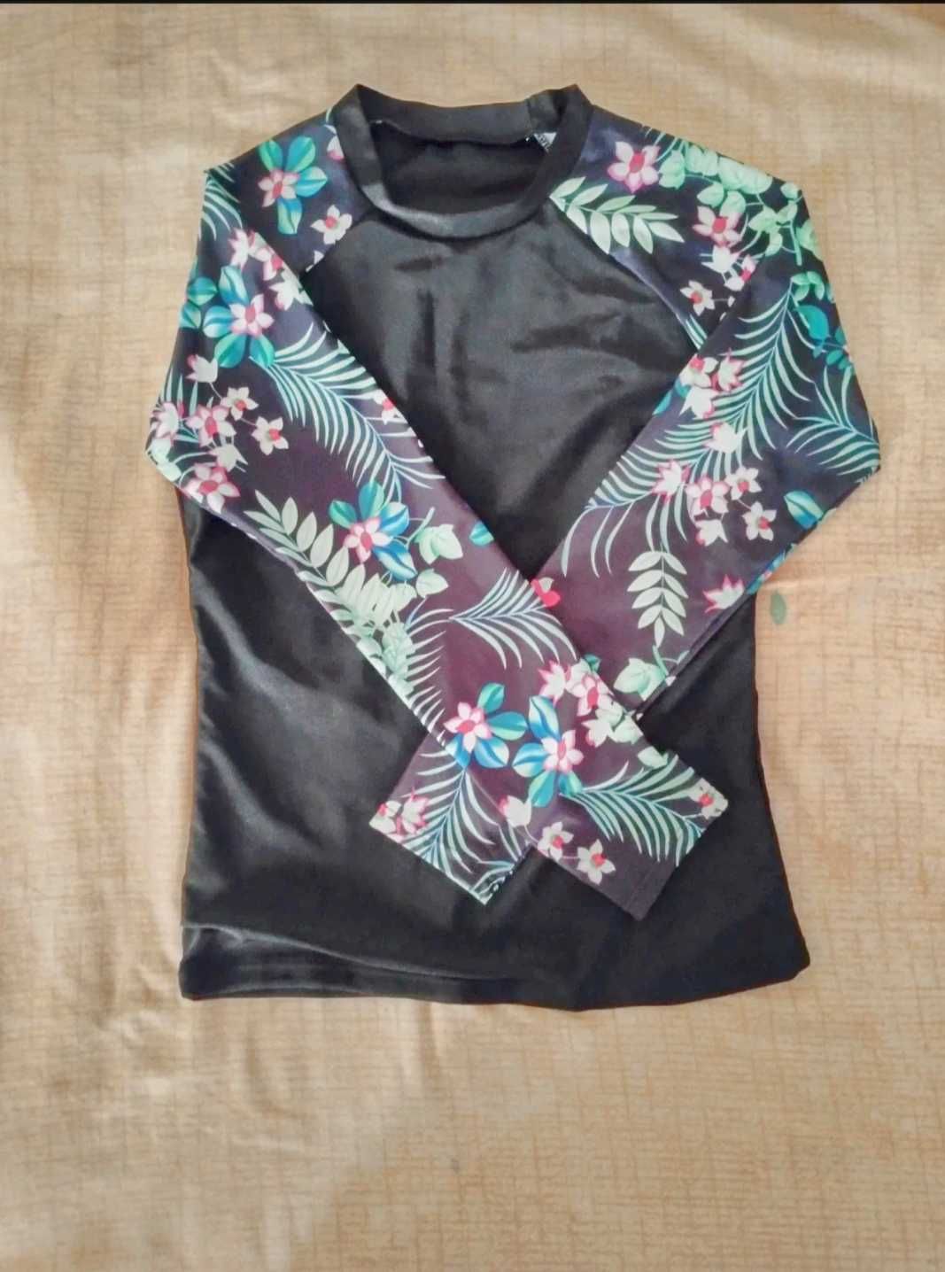 Costum de baie pentru femei top mânecă lunga si pantaloni scurti M