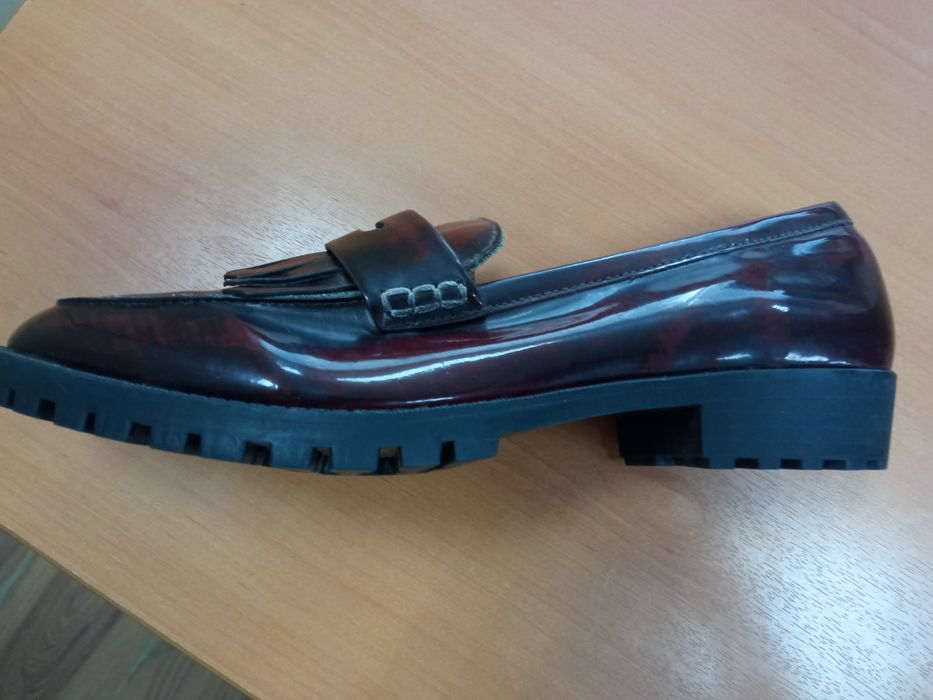 Продам красивую обувь