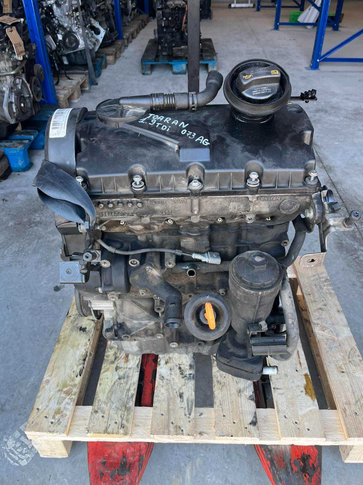 Двигател Volkswagen TOUARAN 1.9 TDI 105к.с.-КОД:BKC