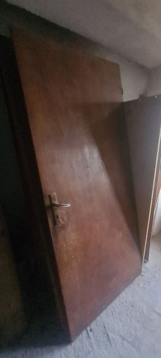 Стари дървени врати