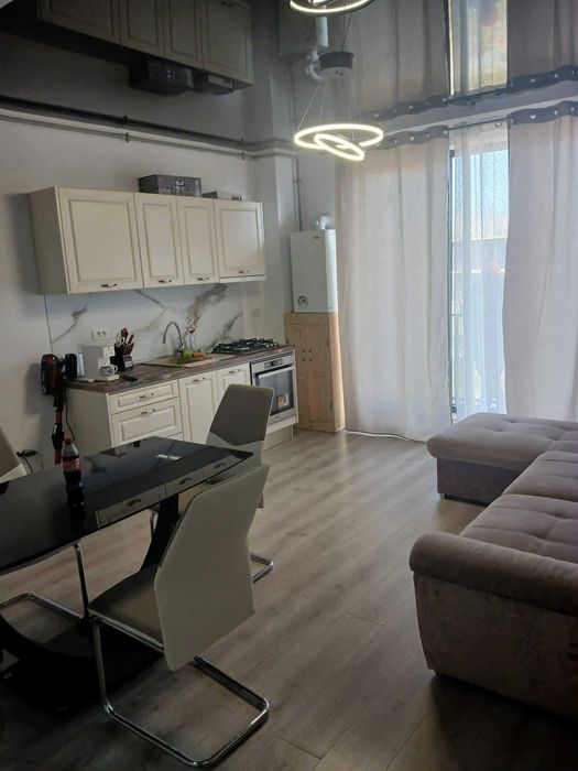 Inchiriez apartament