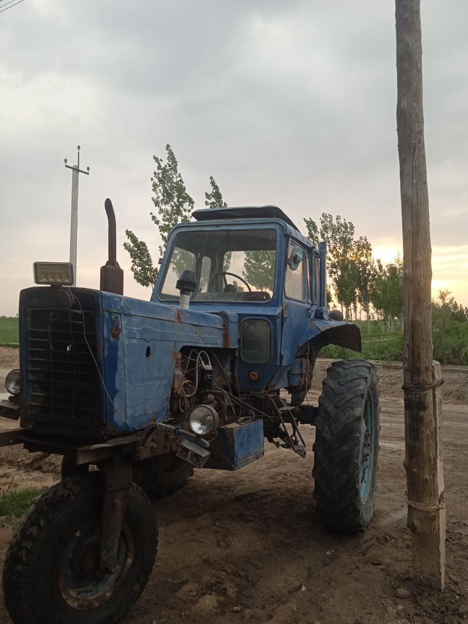Mtz traktir sotiladi