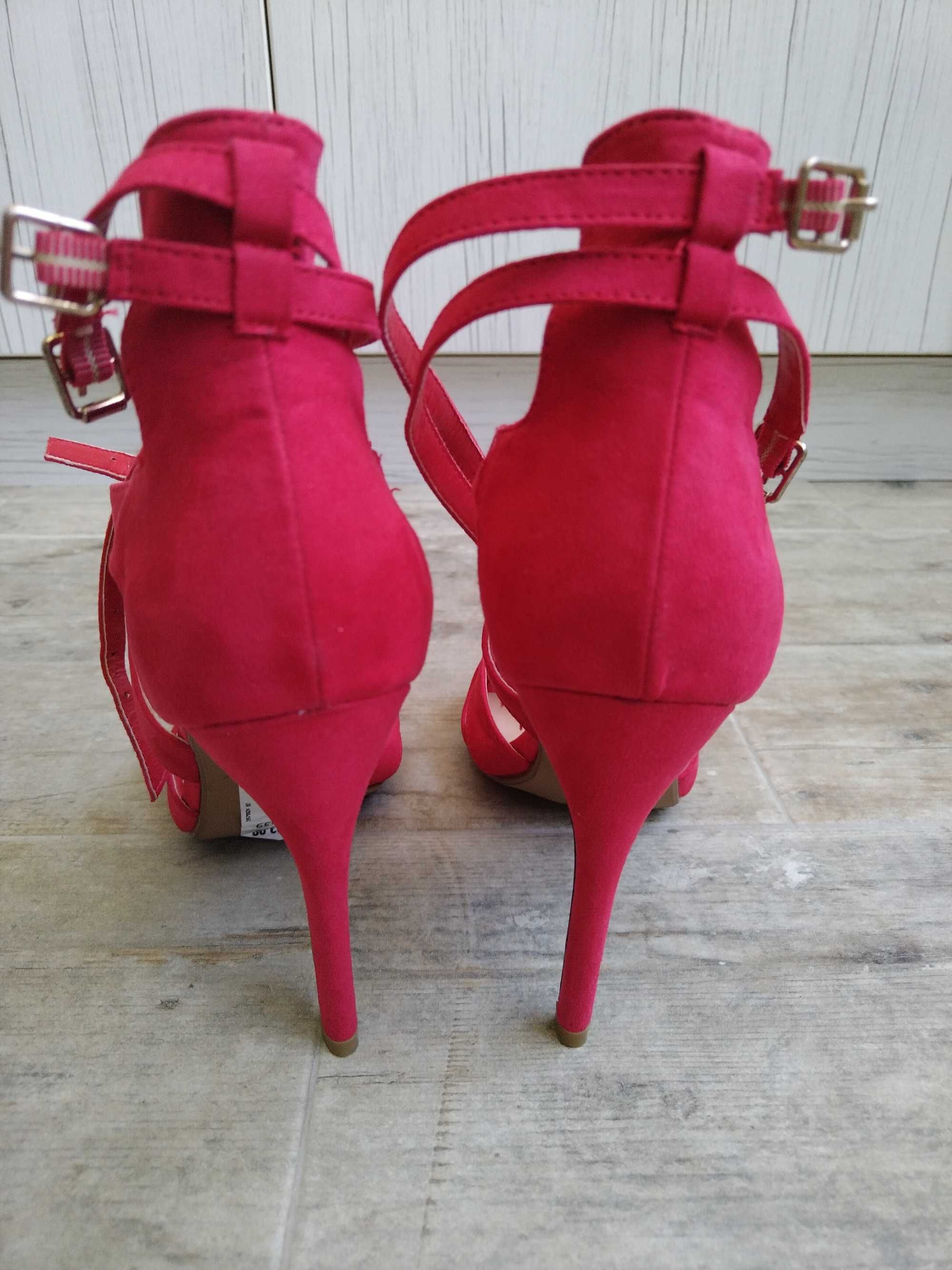Червен велур дамски сандали