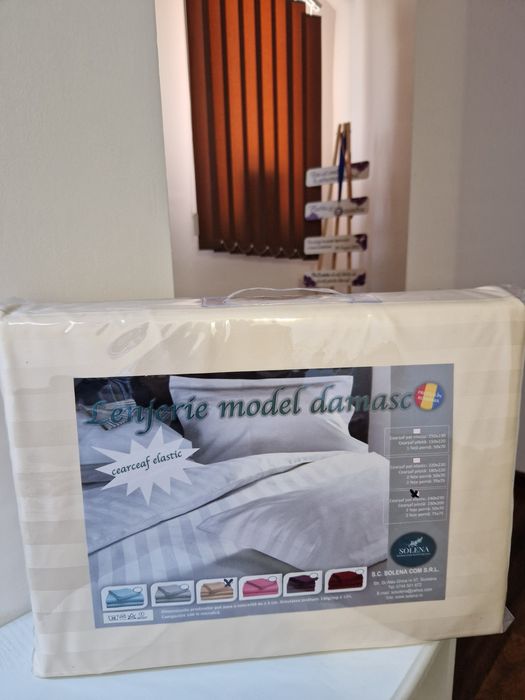 Lenjerie de pat model damasc – nouă, sigilată