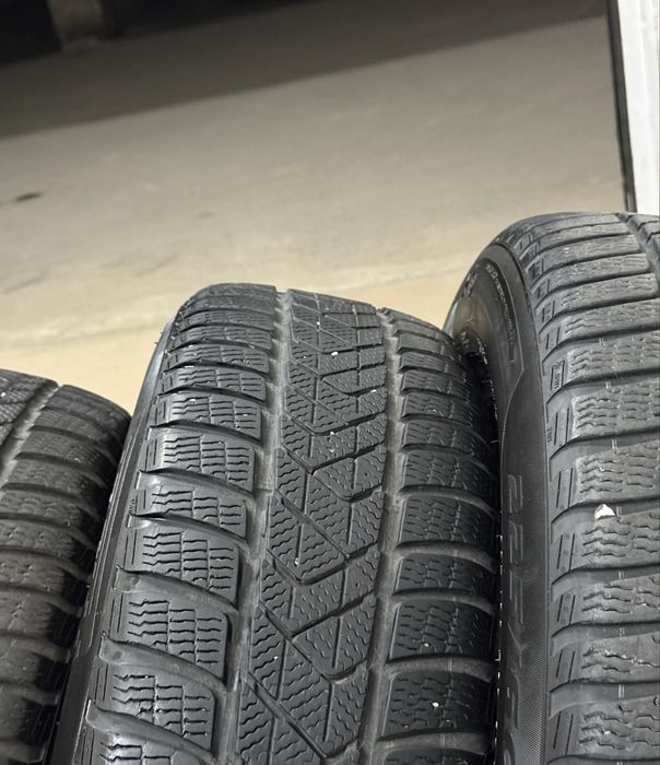 Зимни гуми Pirelli Scottozero 3 225/60/18 runflat BMW