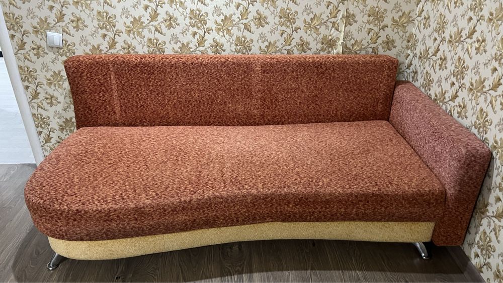 Продам диван спальный