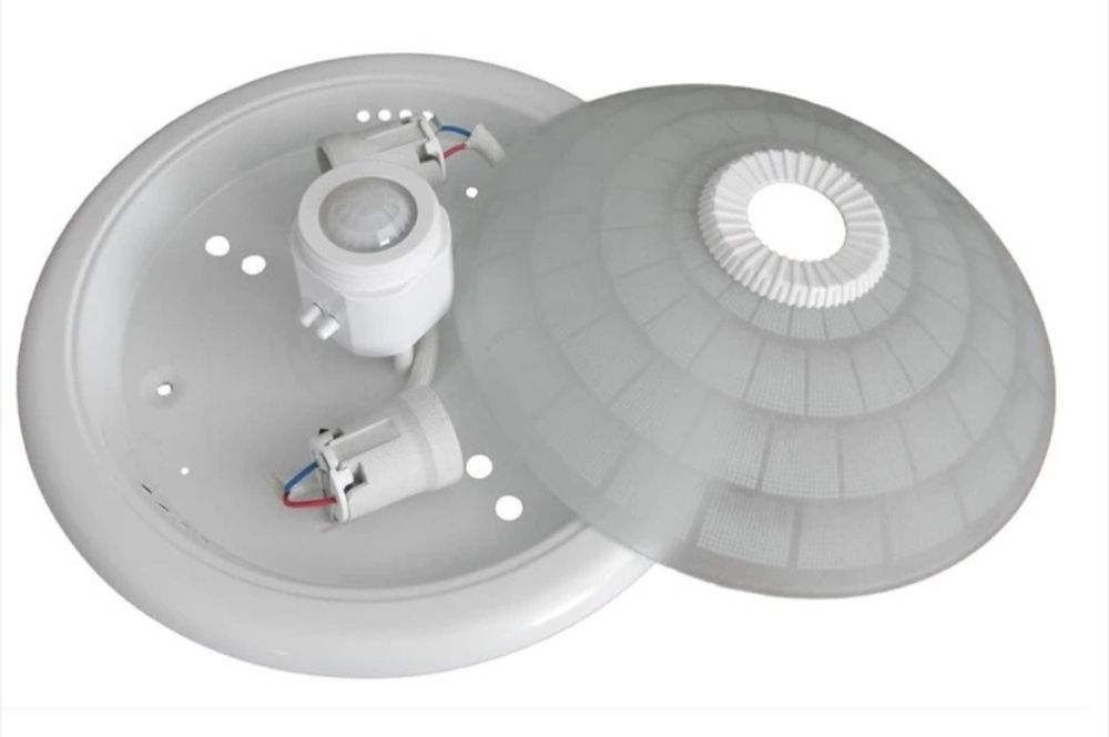 Plafoniera led 2 becuri cu senzor de mișcare noi, în cutie,, nefolosit