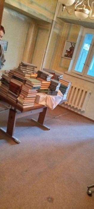 Срочно Ц 2 Детский мир 2 комн  4 этаж 60м2