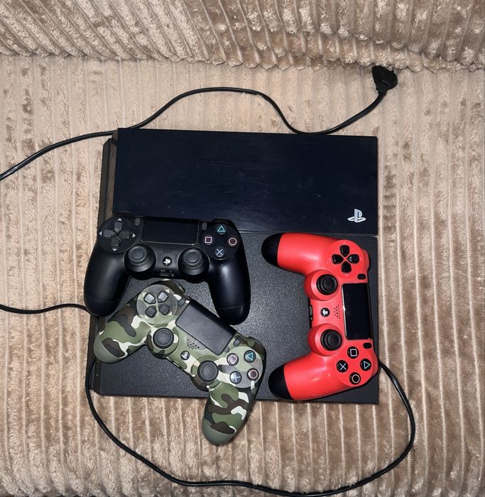 Игровая приставка (консоль) PS4