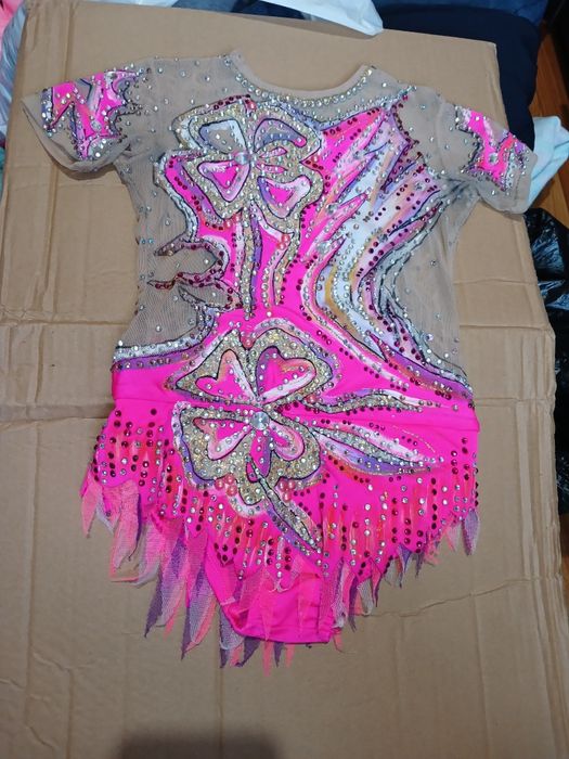 Продам купальник для художественной гимнастики
