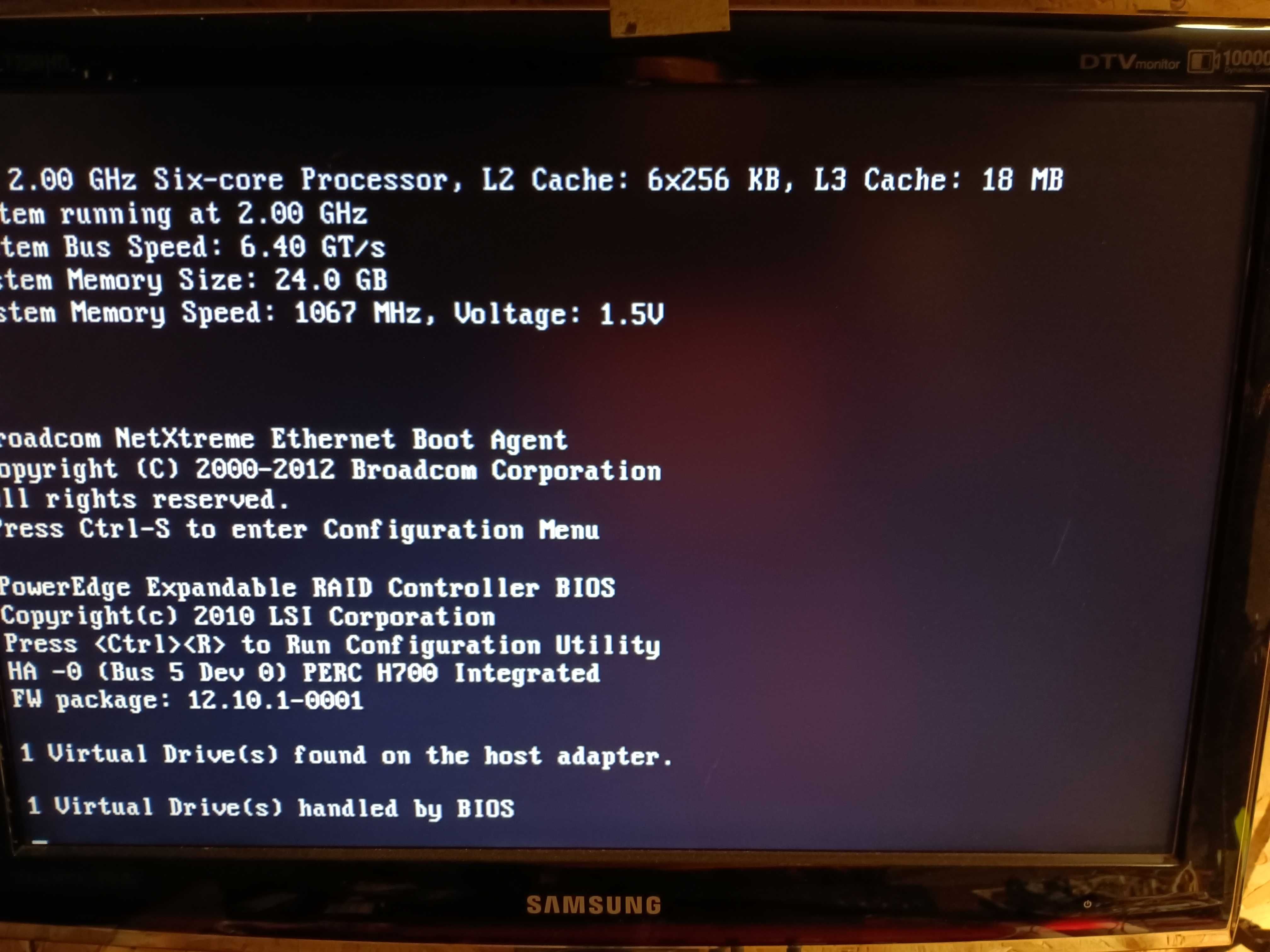Сървър: Dell PowerEdge R810 2x 6 Core Xeon 2.00 GHz, 24GB RAM, 2x146Gb