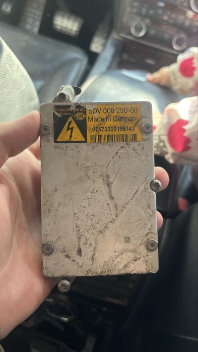 •	Электронный балласт Hella