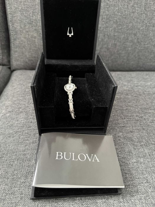 Ceas dama Bulova cu cristale Swarowski impecabil