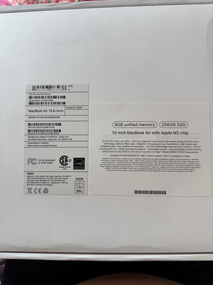 Makbook air m2 8/250gb srochno sotiladi