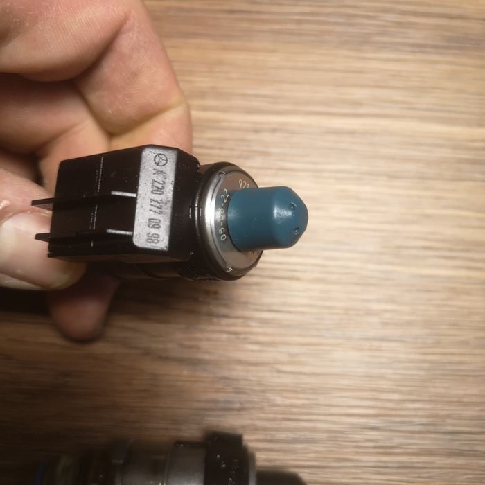 Valve cutie automata Mercedes A 220 077 10 98 , A 220 277 09 98