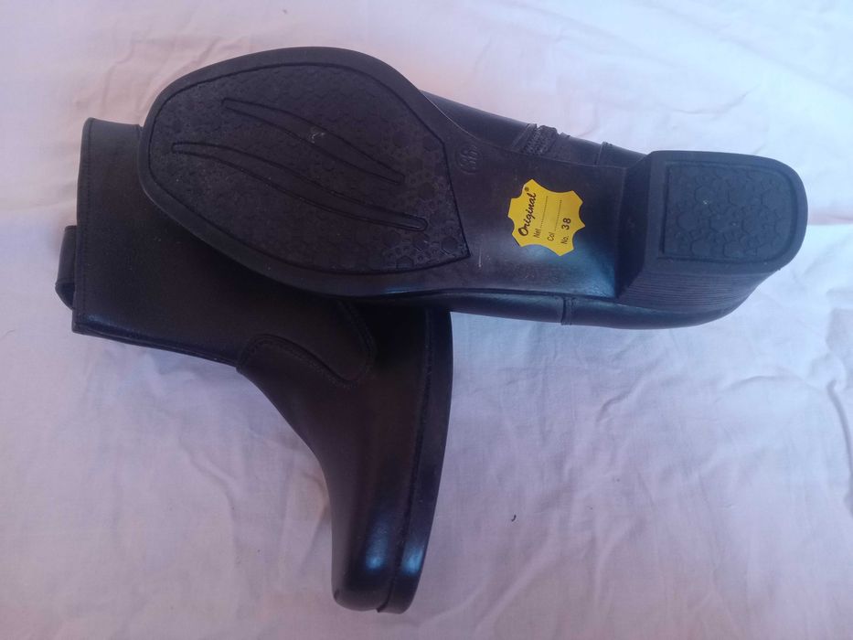 Обувки естествена кожа чисто нови