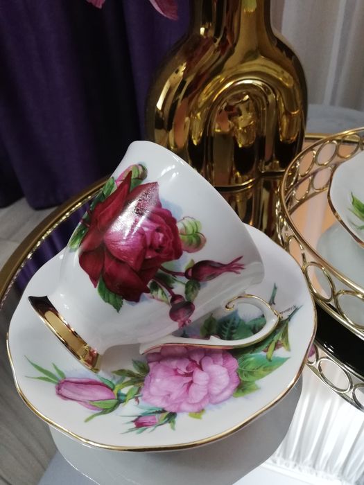 Doua cești vintage Roslyn famous roses