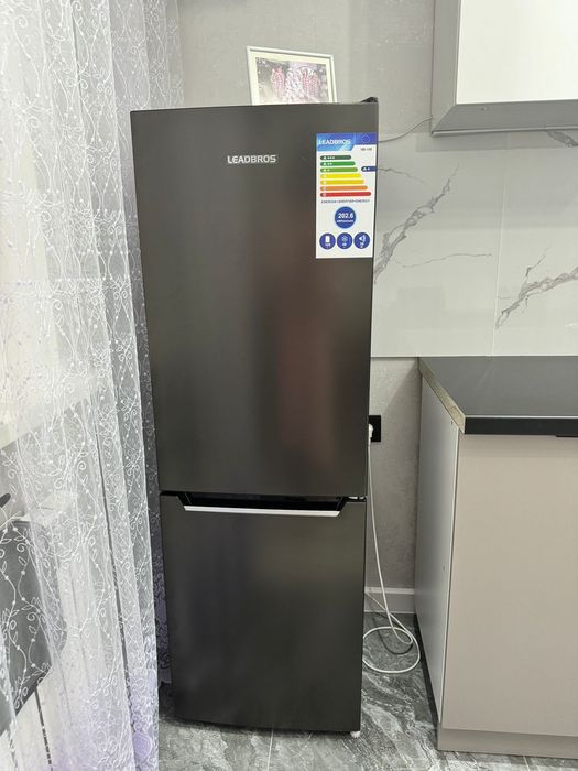 Продам холодильник  новый