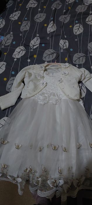 Продам белое платье в хорошем состоянии