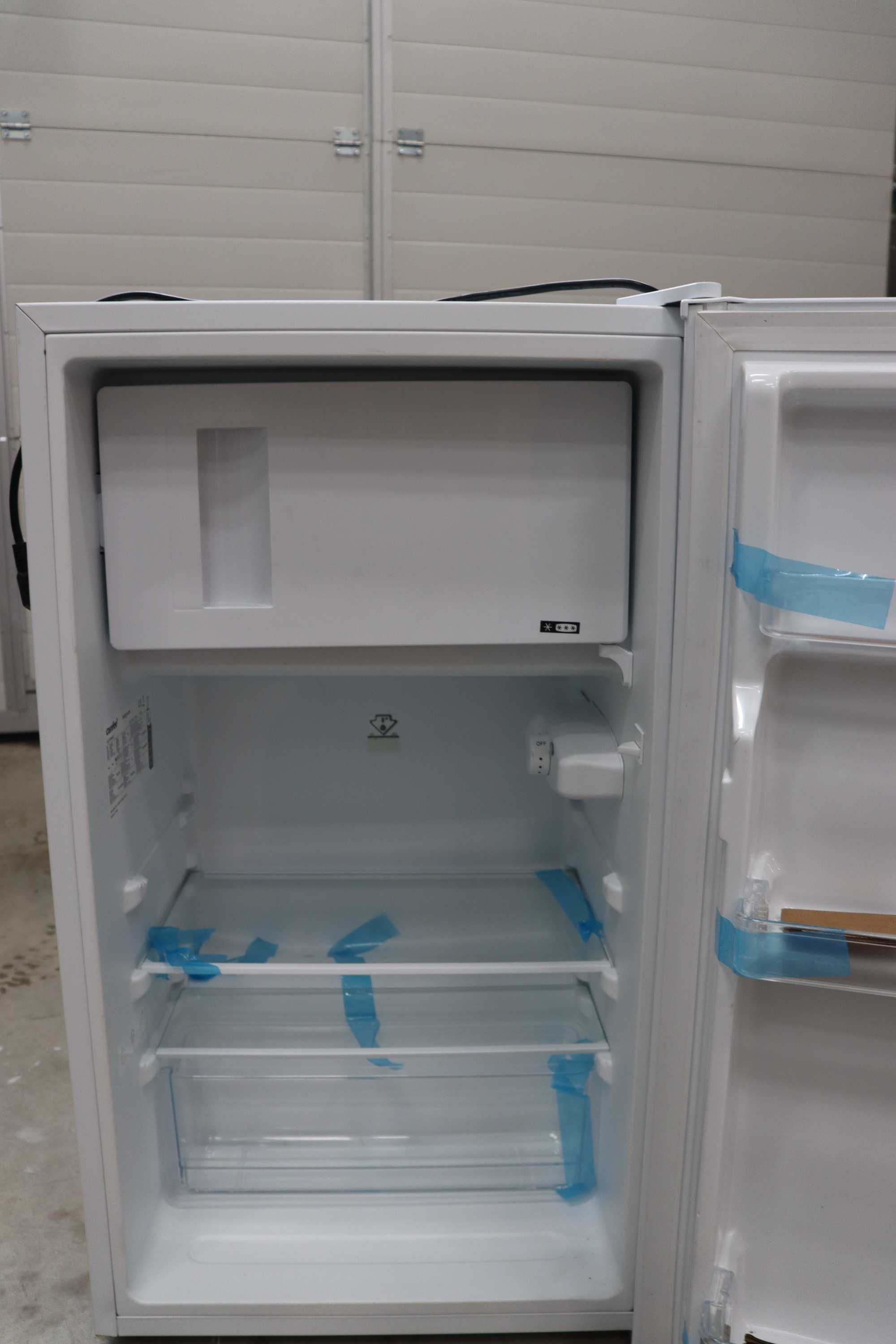 Хладилник Comfee Refrigirator 80L (RCD115WH2) с лек транспортен дефект