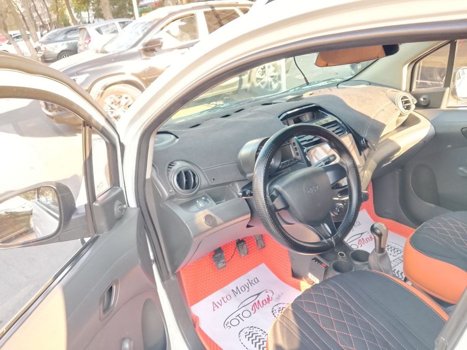 Spark avtomobil 2013